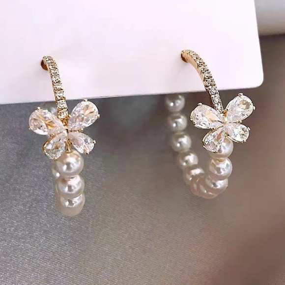 Butterfly pearl earring loop design - Picture 4 of 5